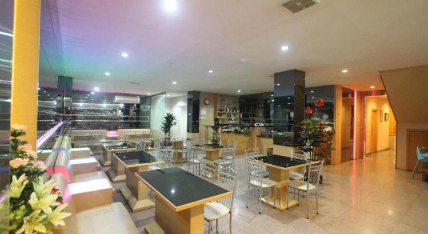 Lovina Inn Penuin Nagoya Esterno foto