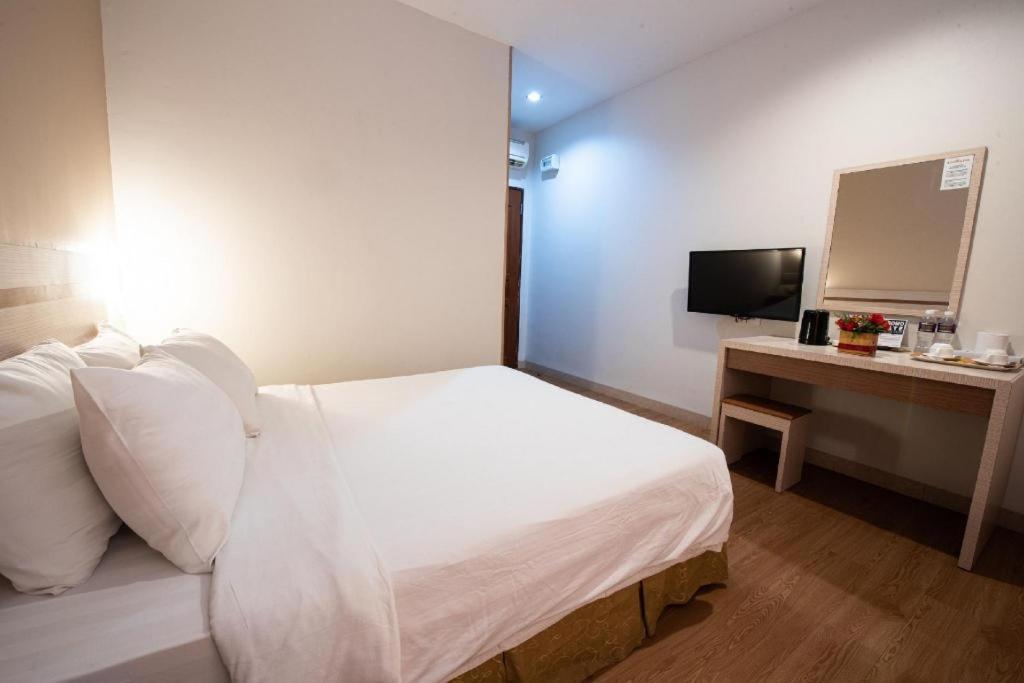 Lovina Inn Penuin Nagoya Esterno foto
