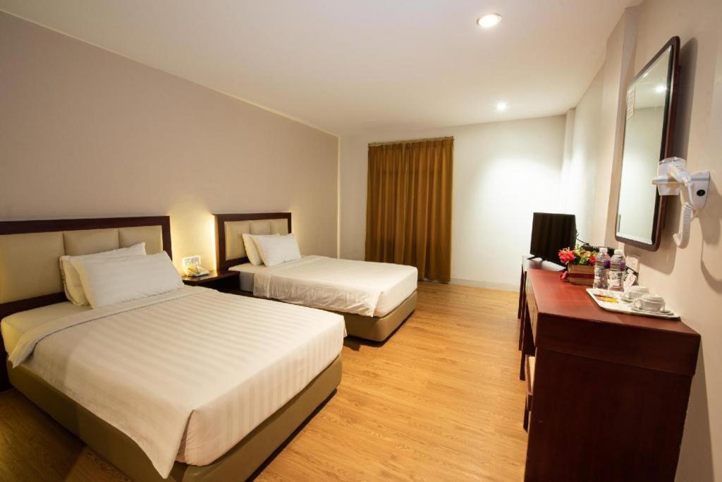 Lovina Inn Penuin Nagoya Esterno foto