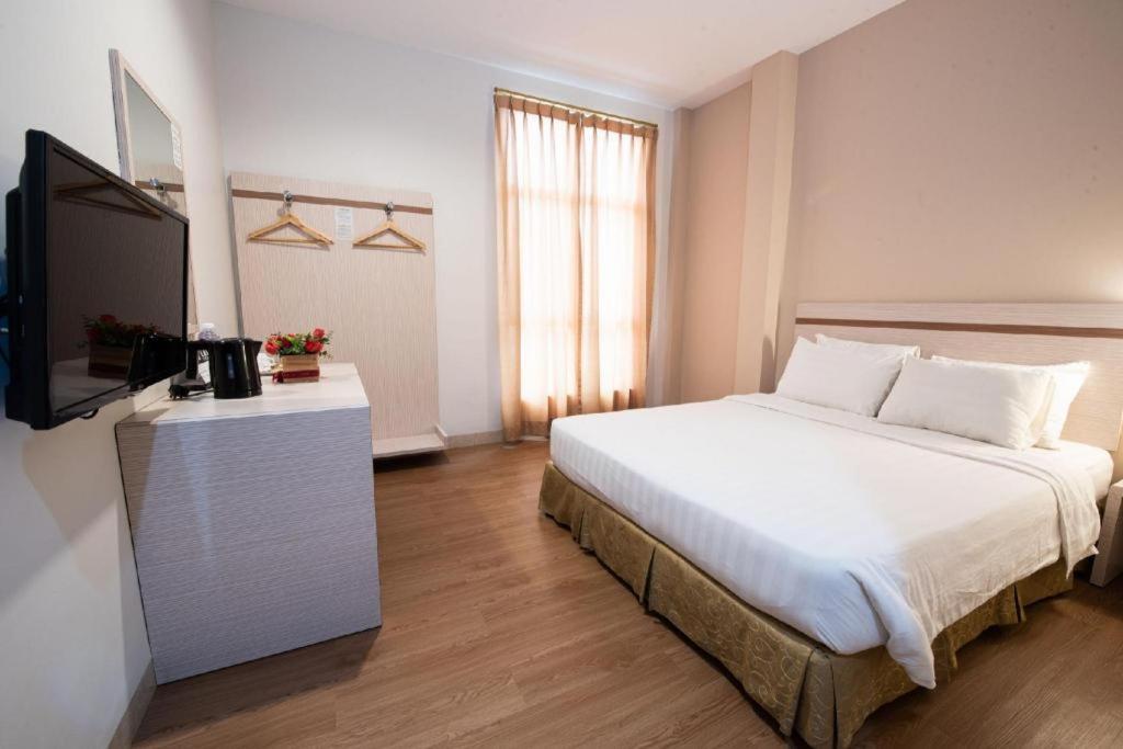 Lovina Inn Penuin Nagoya Esterno foto