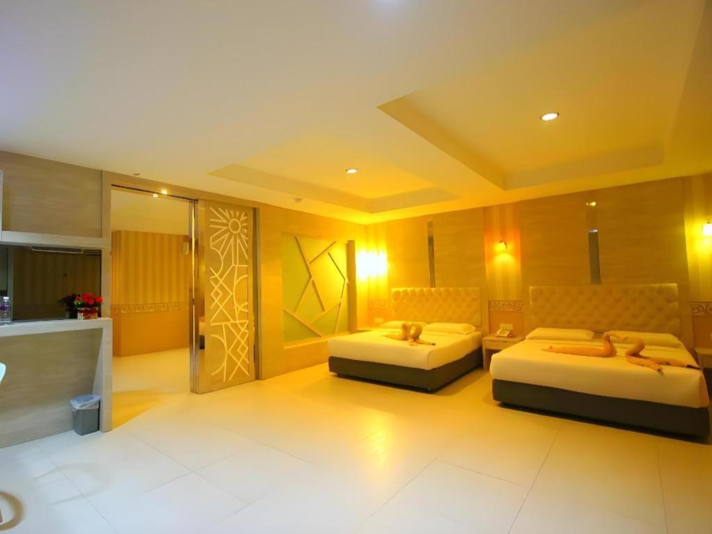Lovina Inn Penuin Nagoya Esterno foto