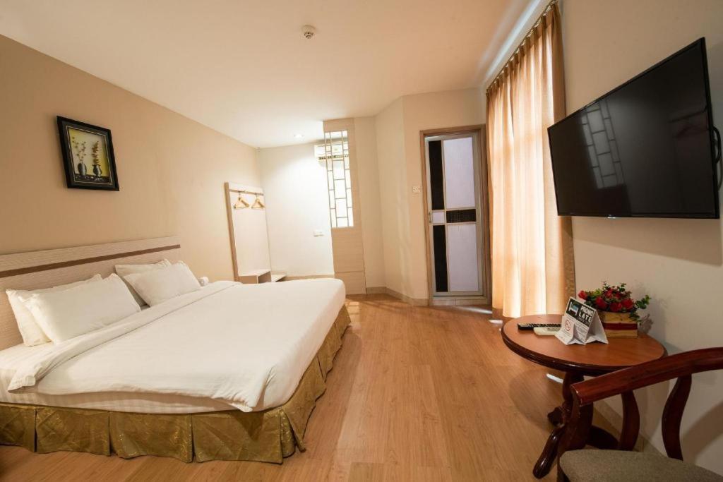 Lovina Inn Penuin Nagoya Esterno foto