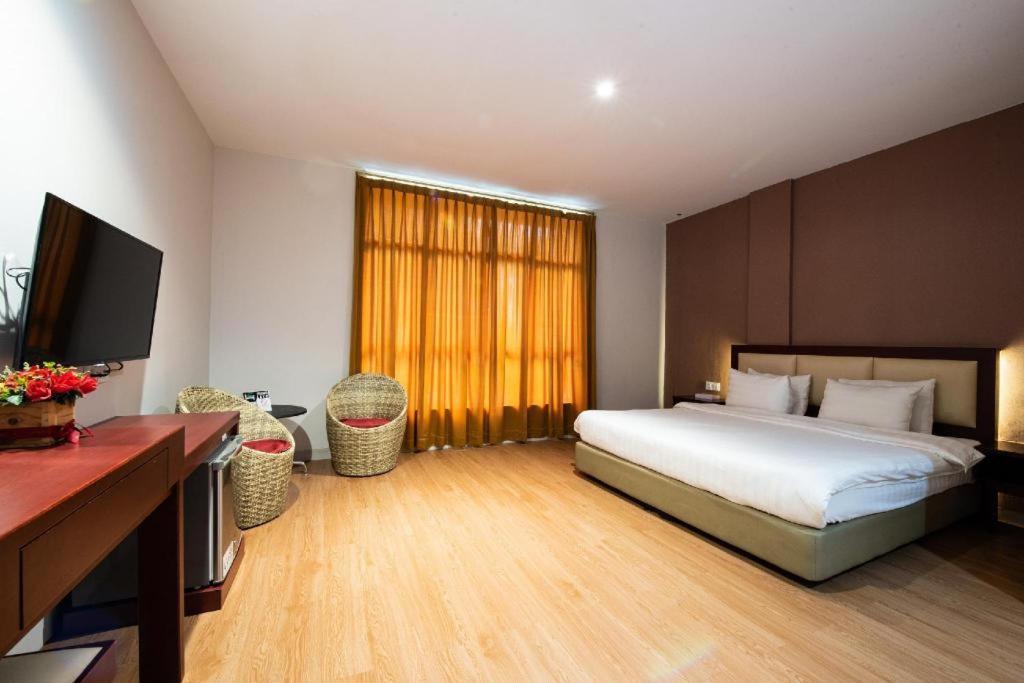Lovina Inn Penuin Nagoya Esterno foto