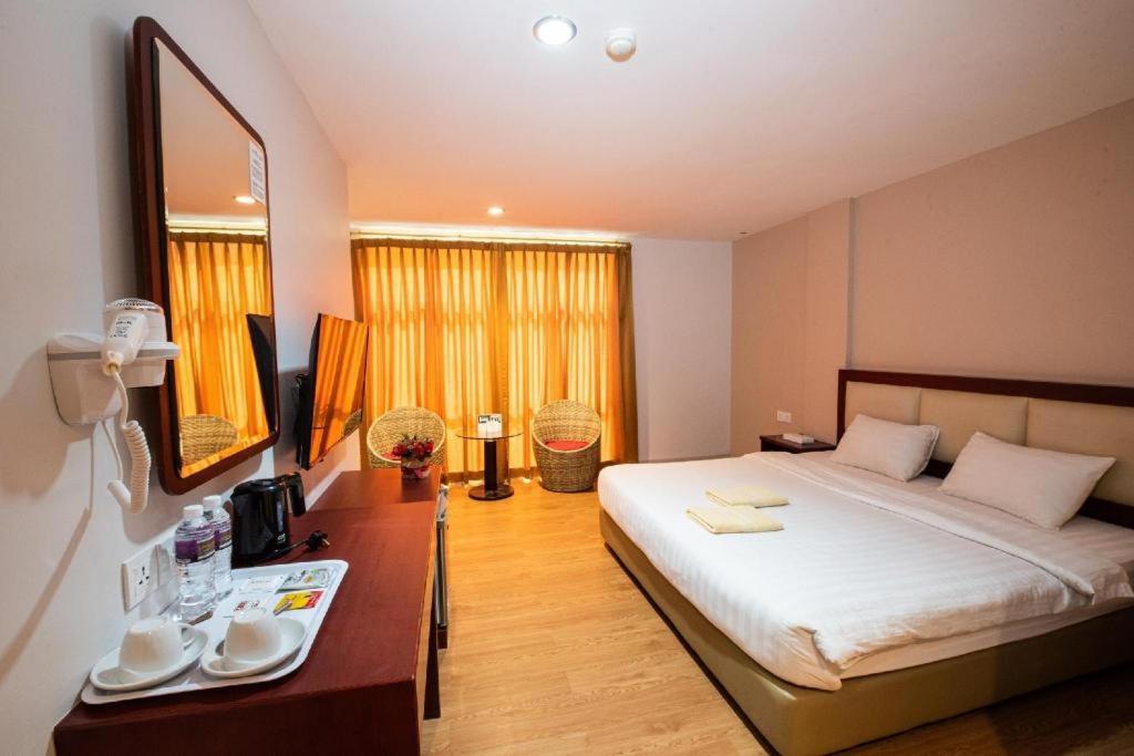 Lovina Inn Penuin Nagoya Esterno foto